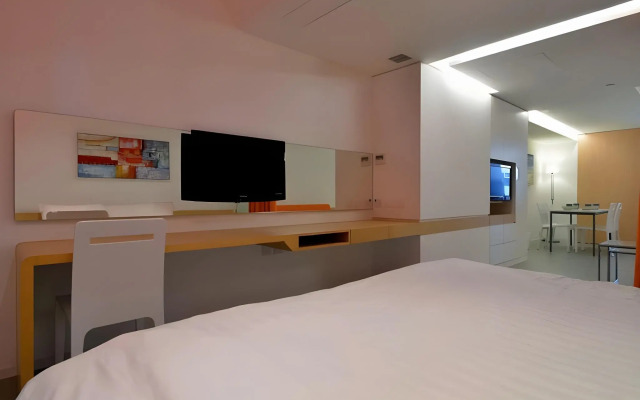 60 West Hotel
