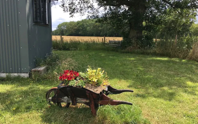 Charming Luxurious Rural Shepherds Hut