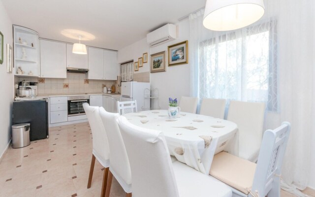 Amazing Home in Ugljan With Wifi and 4 Bedrooms