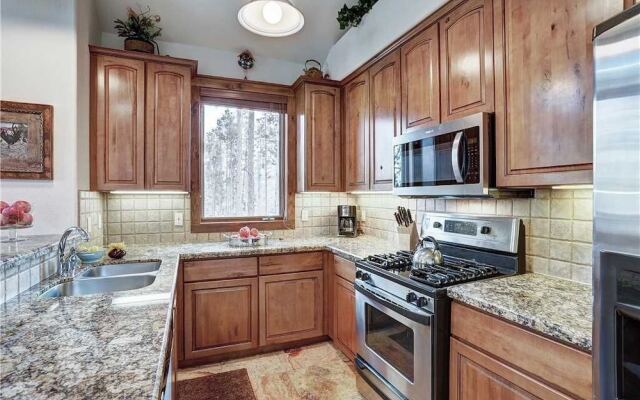 Amber Sky - Ski-In/Ski-Out by RedAwning