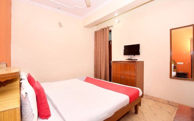 OYO 10239 Holiday INN Paradise