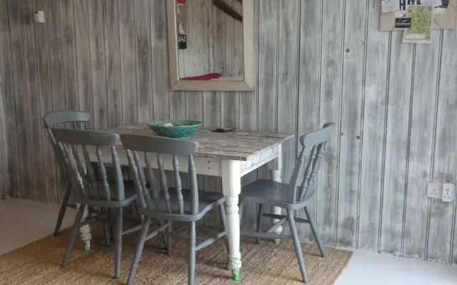 Isle Escape Retreat- Sleeps 4, Garden & Games Room