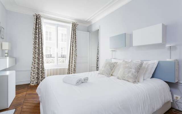 River Seine - Notre Dame Apartment