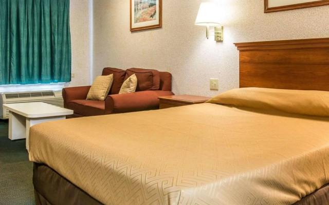 Rodeway Inn Madison Heights - Detroit