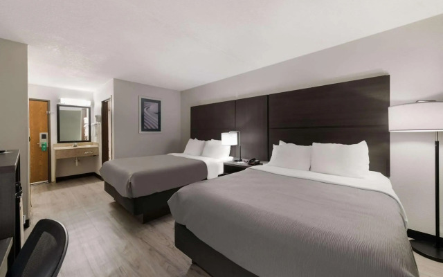 Quality Inn Merriam - Kansas City