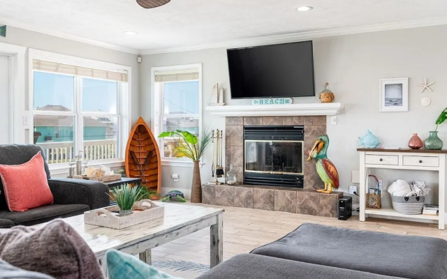 Selah 3 Bedroom Home by RedAwning