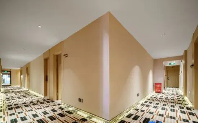 Adventure Damo Hyatt Hotel