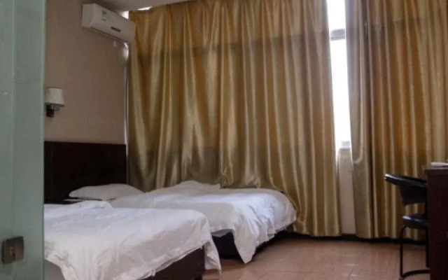 Yichang Jungang Business Hotel