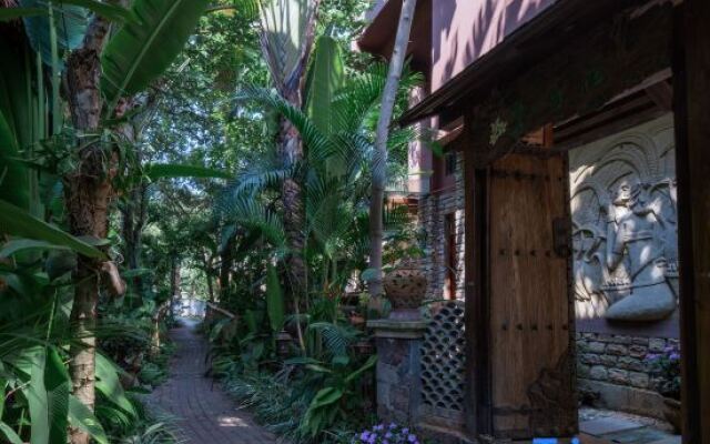 Hidden Garden Inn