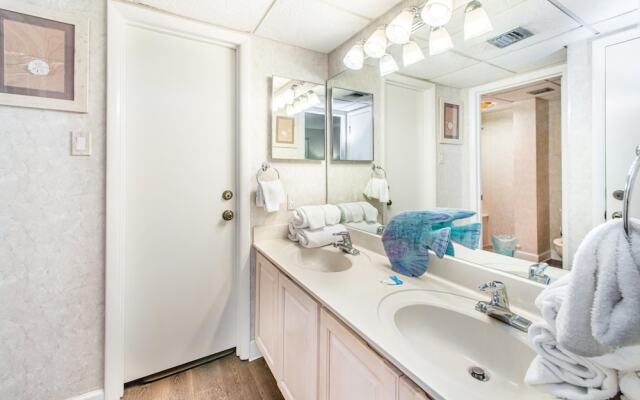 Leeward 308 at Edgewater