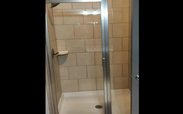 2 Bedroom 2 Bath Very Spacious