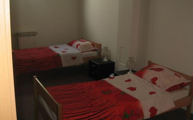 Crni Biser Apartments and Rooms