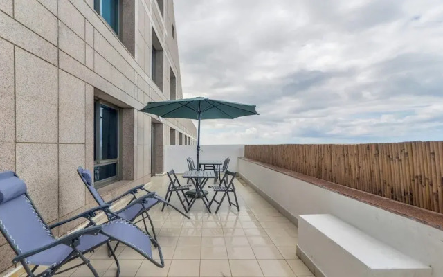 Spacious Sea View Apartment