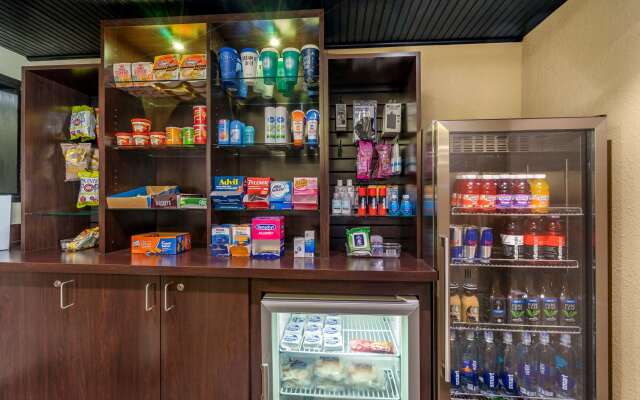 Comfort Inn & Suites St. Pete - Clearwater International Airport