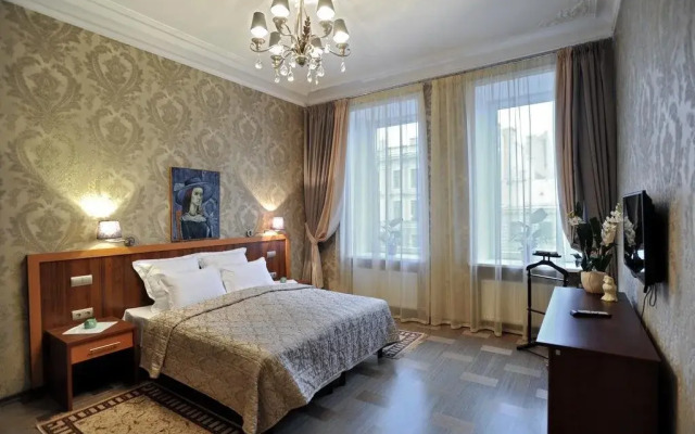 Apartment Longo On Furshtatskaya