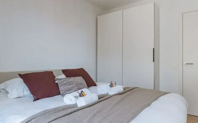 Stylish 2 Bedroom With Terrace and Parking