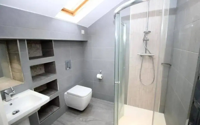 Sheffield City Retreat - Modern Apartment