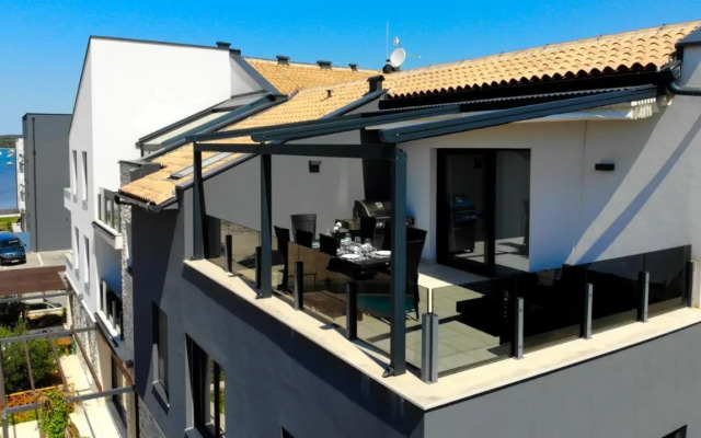 Penthouse No6