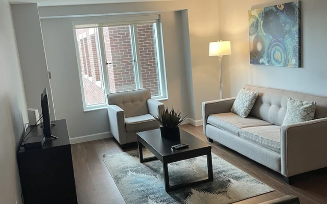 Close to Tufts Medical Center Boston