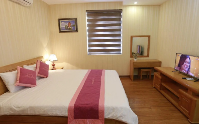 Tan Long Lakeside 1 Hotel & Apartment