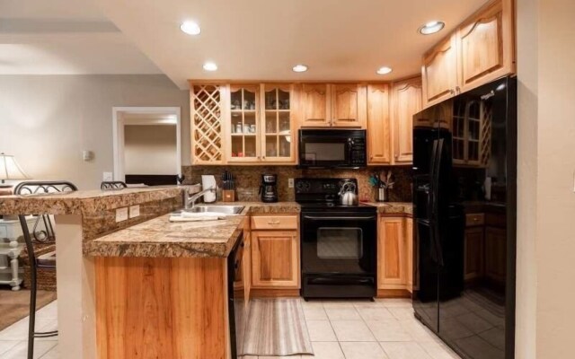 Condo with Outdoor Heated Pool and Free WiFi by RedAwning