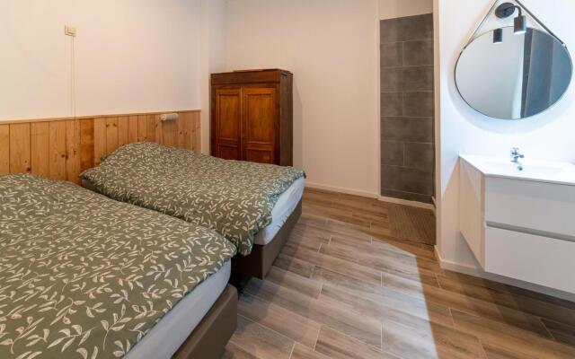 Mansion With Pool & Bar