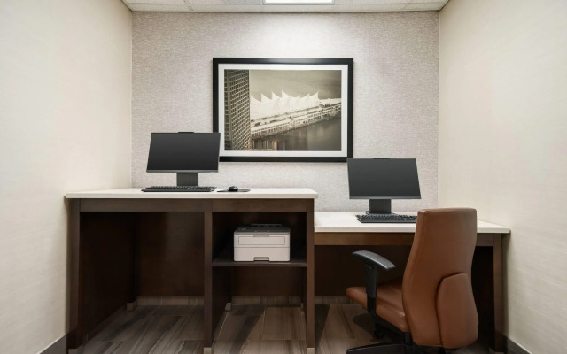 La Quinta Inn by Wyndham Vancouver Airport