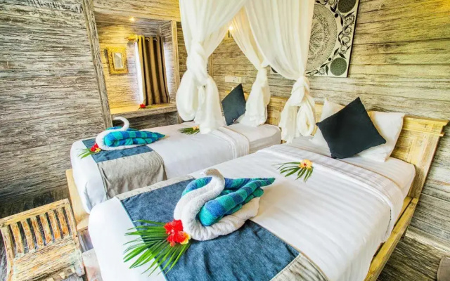 The Syron Huts Lembongan