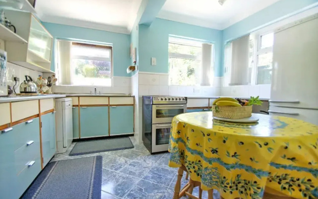 Dean Court Garden Parking by Brighton Holiday Lets