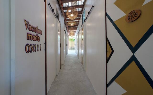 Sip Sunset Hostel and Lounge