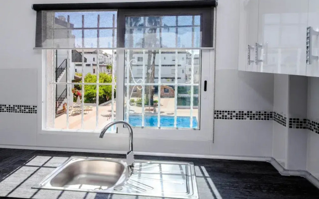 Don Quijote Punta Prima by Villas&You