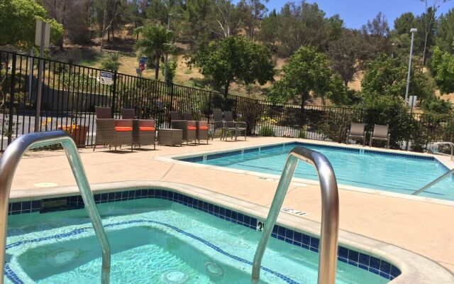 Comfort Suites Near Six Flags Magic Mountain