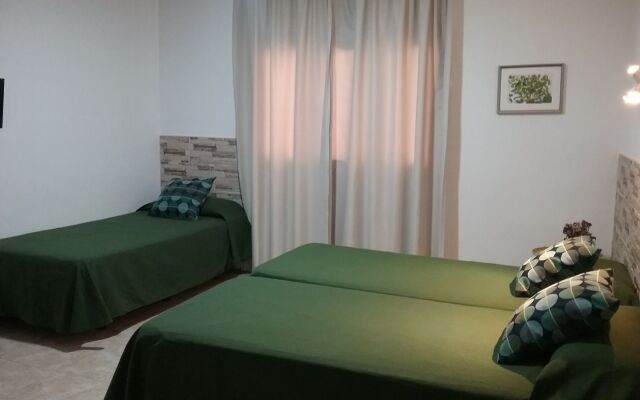 Hostal Residencia Cardona