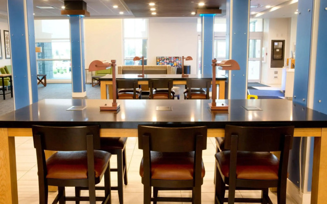 Holiday Inn Express & Suites Edmonton SW - Windermere by IHG
