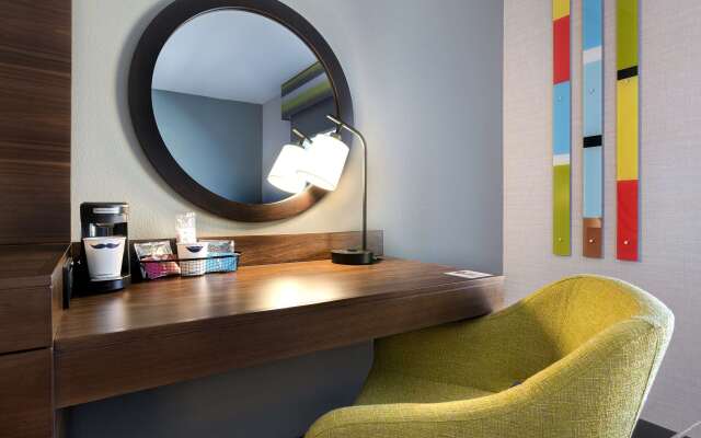 Hampton Inn & Suites Marina