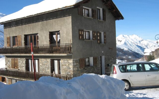 Apartment With 3 Bedrooms in Les Ménuires, With Wonderful Mountain Vie