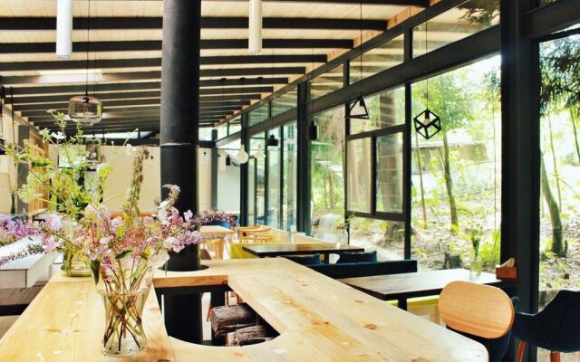 The Micro Hostel Mt Emei