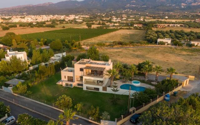 Luxury Xenos Villa 2 With 4 Bedrooms , Private Swimming Pool, Near The Sea