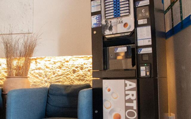 H22 Hotel