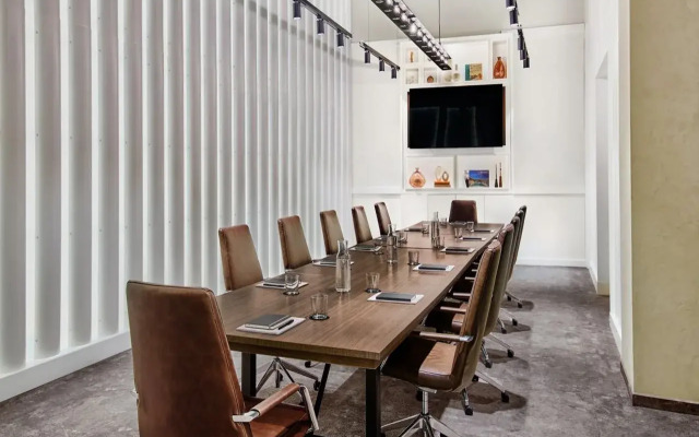 Moxy Downtown Los Angeles