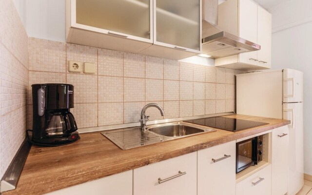 Beautiful Home in Valbandon With Wifi and 2 Bedrooms