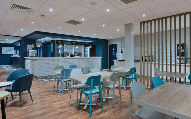 Travelodge Bristol Central Mitchell Lane