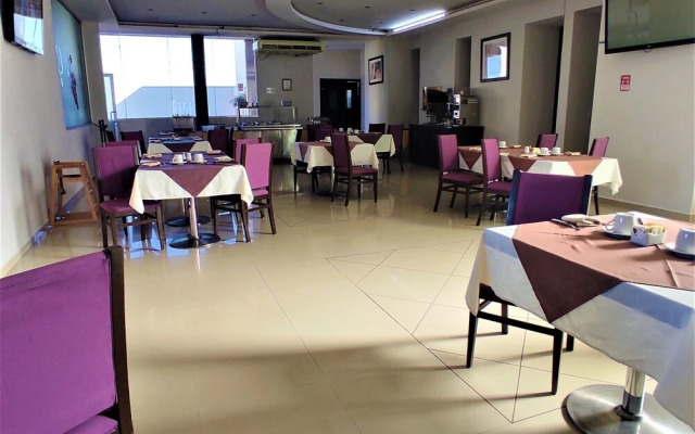 Hotel Oasis