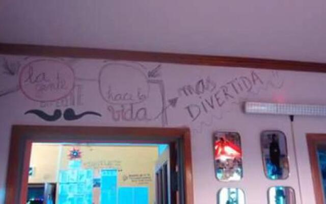 Aloha -Habemus Hostel-