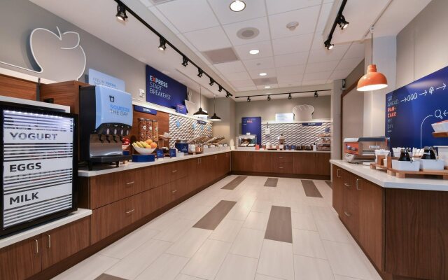 Holiday Inn Express & Suites Charlotte - Ballantyne by IHG