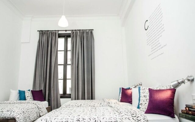 Tomo Hostel