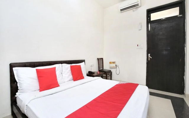 OYO 14494 Hotel Ramneek