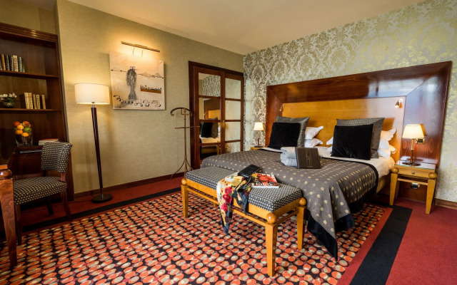 Les Tresoms Lake and Spa Resort
