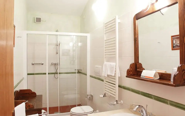 Belvilla by OYO Elegant Flat in Historic Villa