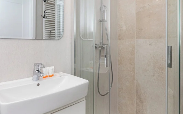 Plac Unii Apartment Gdynia by Renters